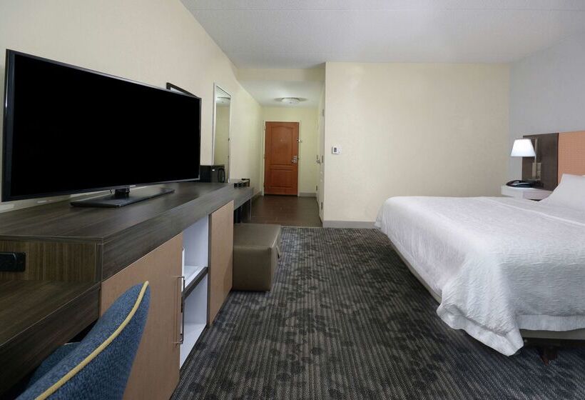 בית מלון כפרי Hampton Inn & Suites Clinton  I26