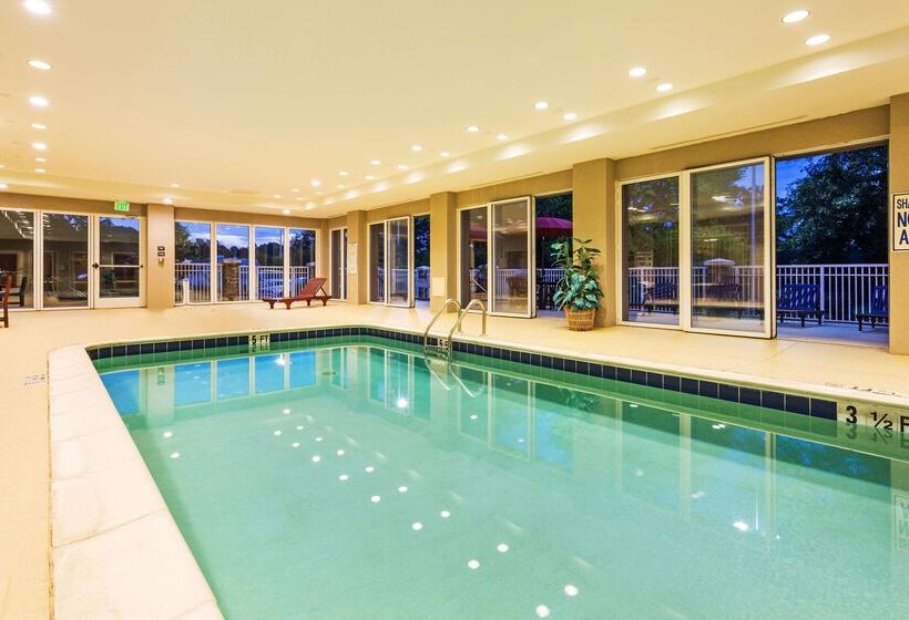 בית מלון כפרי Hampton Inn & Suites Clinton  I26