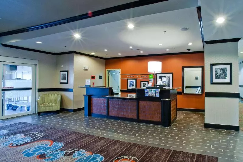호텔 Hampton Inn & Suites Denison
