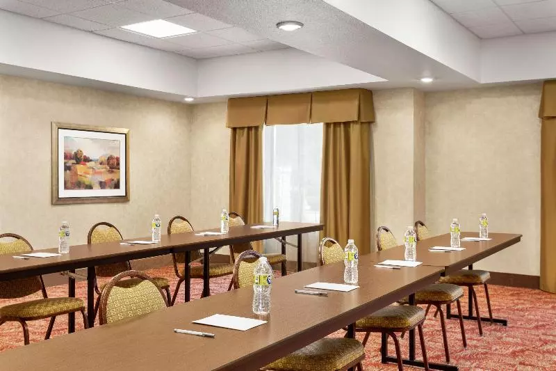 Отель Hampton Inn Sulphur Springs