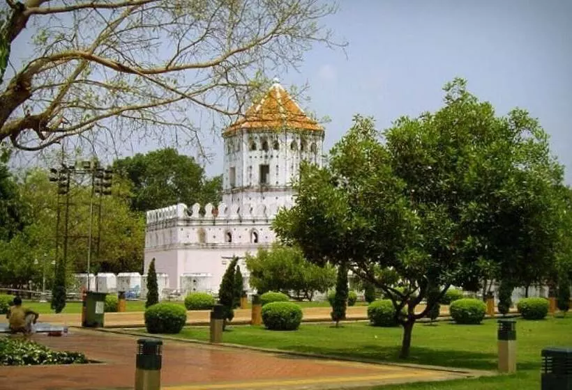 בית מלון כפרי Nouvo City