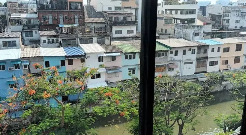 בית מלון כפרי Nouvo City