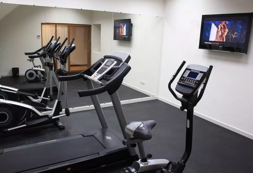 ホテル Onovo Dendra