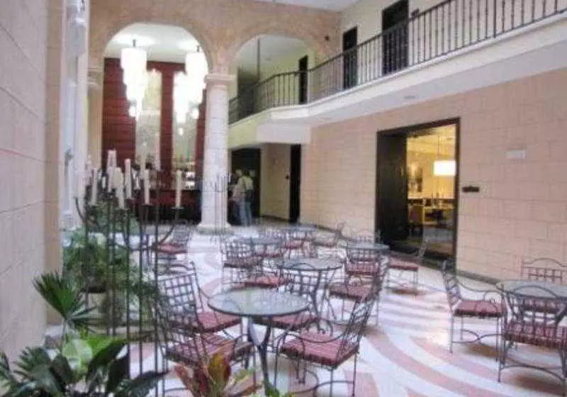 ホテル Palacio del Marques de San Felipe y Santiago de Bejucal