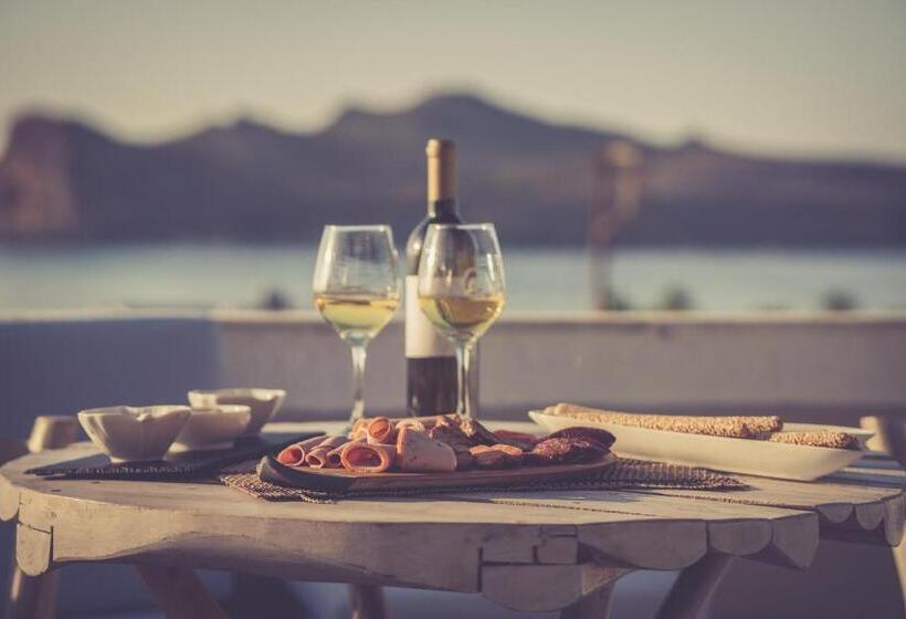 Seagull Hotel And Apartments