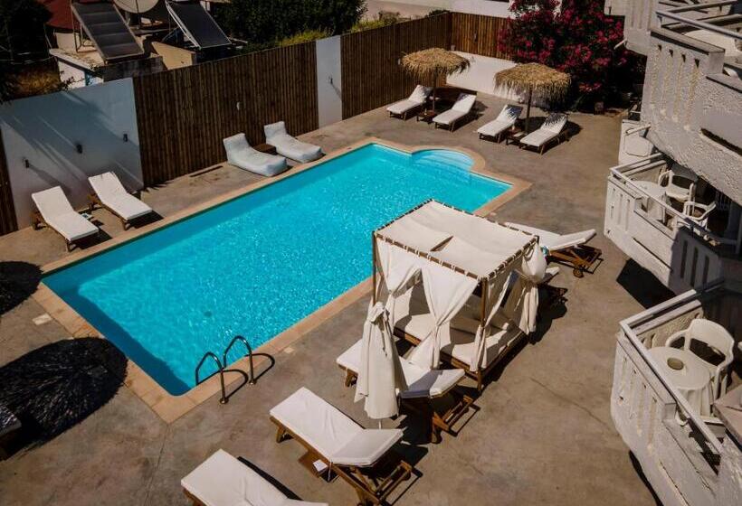 Seagull Hotel And Apartments