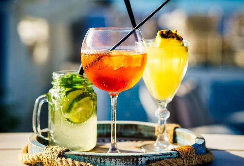 Seagull Hotel And Apartments