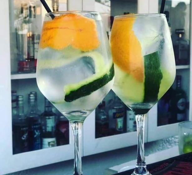 Seagull Hotel And Apartments