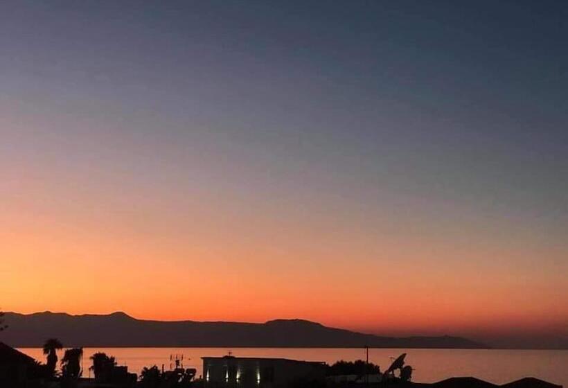 Seagull Hotel And Apartments