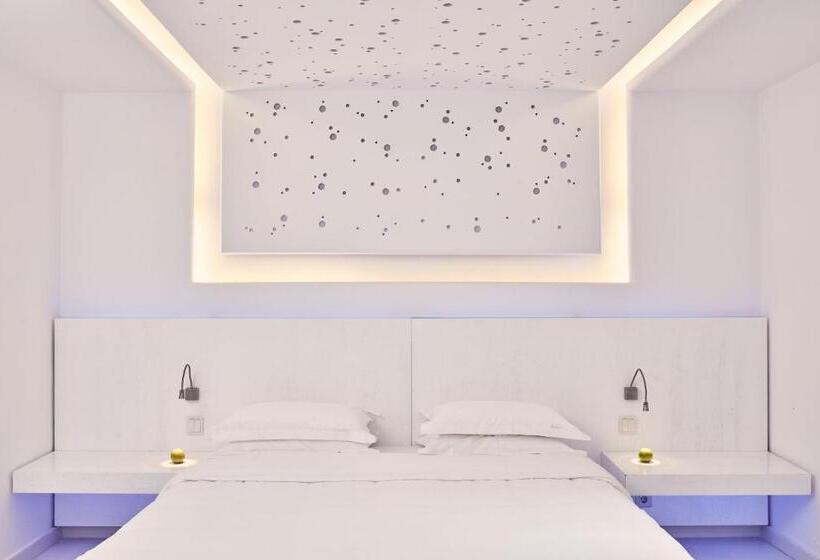 בית מלון כפרי So Nice Club Resort