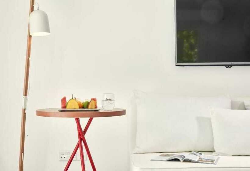 בית מלון כפרי So Nice Club Resort