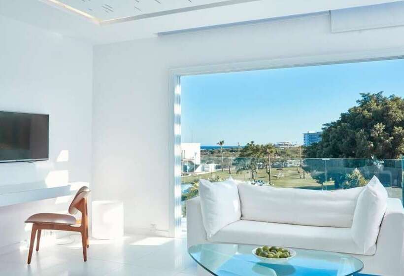 בית מלון כפרי So Nice Club Resort