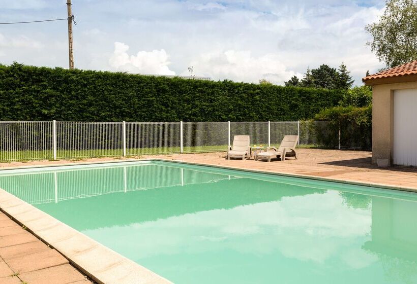 Отель The Originals Access, Hôtel Clermontferrand Nord