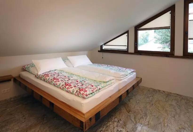 Retkeilymaja Gästehaus Alte Glaserei