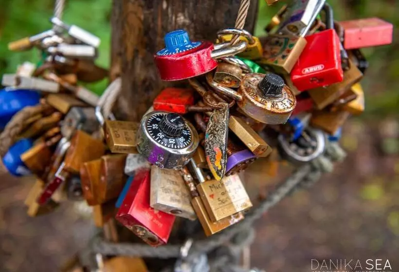 Majatalo Sounds Of The Sea