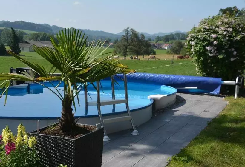 Aamiaismajoitus (B&B) Bnb Sirnach