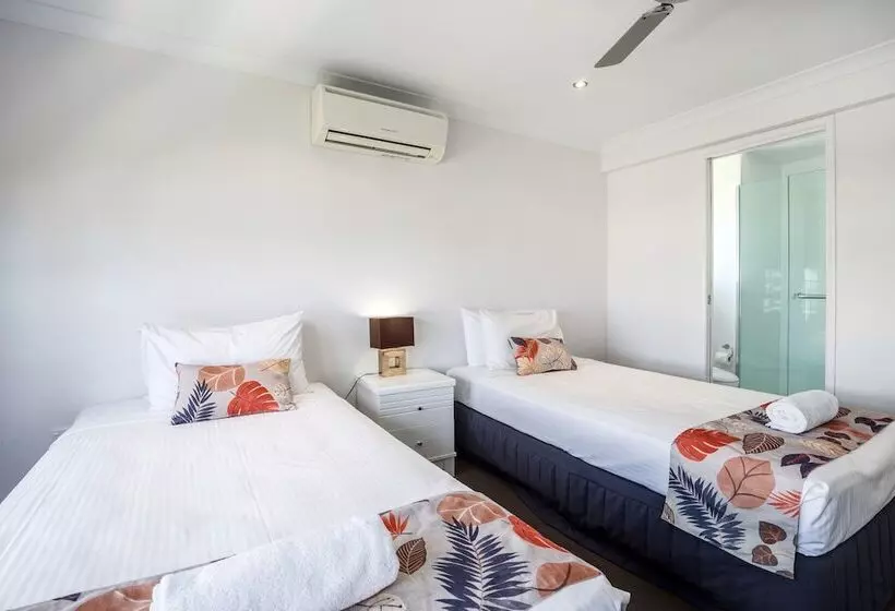 Alexandra On The Pacific