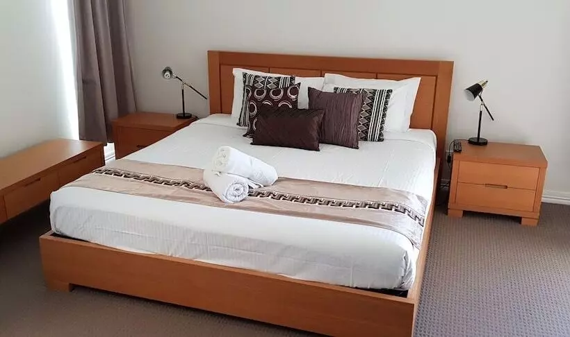 Alexandra On The Pacific