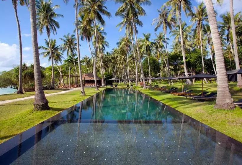 Haadtien Beach Resort