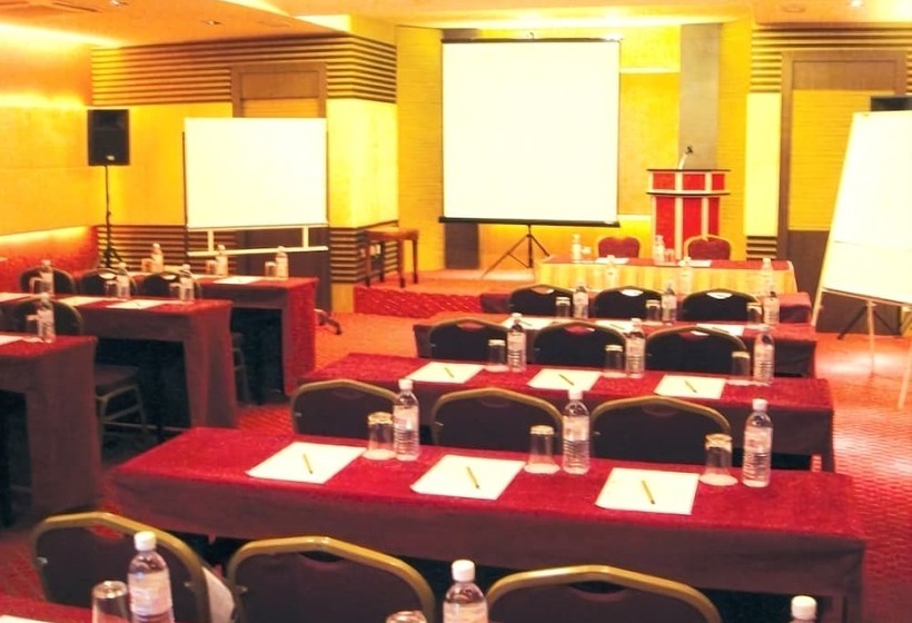 Celyn Hotel City Mall