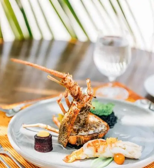 هتل Cinnamon Hakuraa Huraa Maldives  - All Inclusive - Adults Only