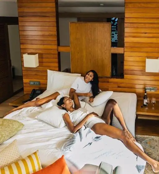 هتل Cinnamon Hakuraa Huraa Maldives  - All Inclusive - Adults Only