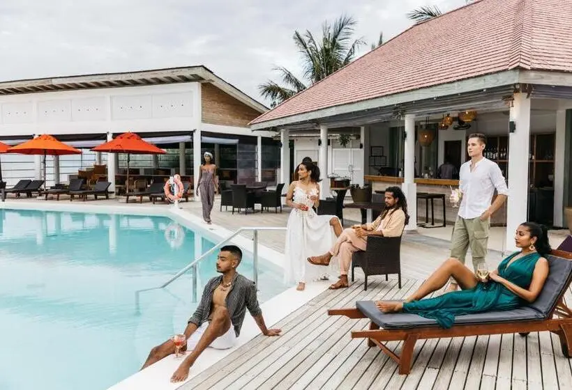 هتل Cinnamon Hakuraa Huraa Maldives  - All Inclusive - Adults Only