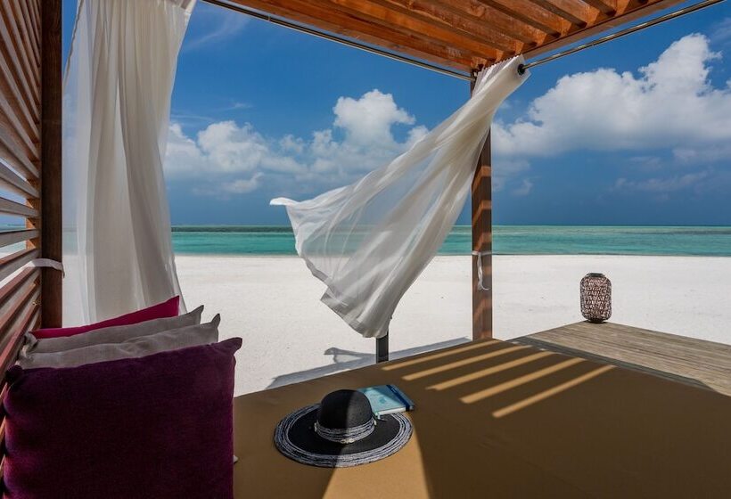 هتل Cinnamon Hakuraa Huraa Maldives All Inclusive