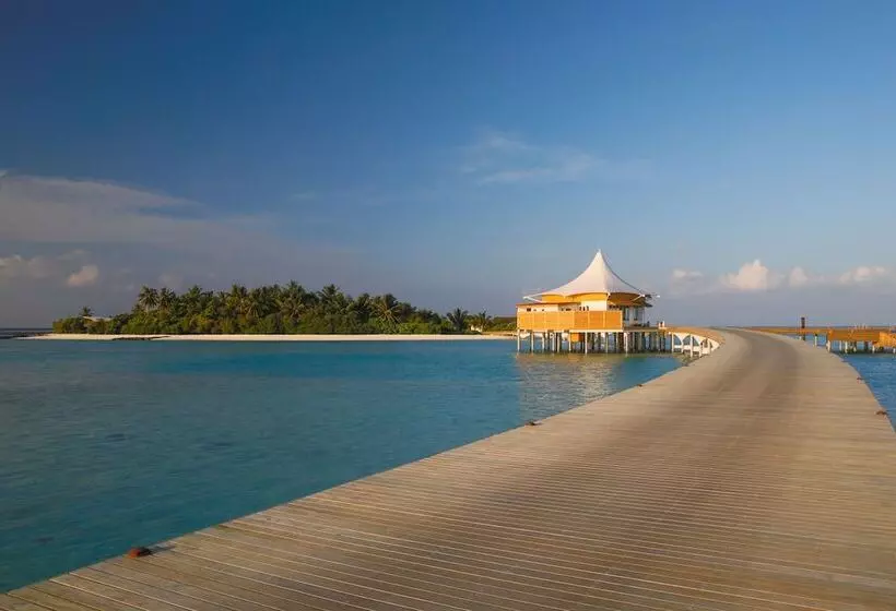 هتل Cinnamon Hakuraa Huraa Maldives All Inclusive