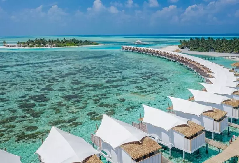 هتل Cinnamon Hakuraa Huraa Maldives All Inclusive
