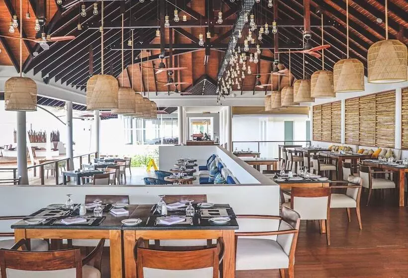 هتل Cinnamon Hakuraa Huraa Maldives All Inclusive