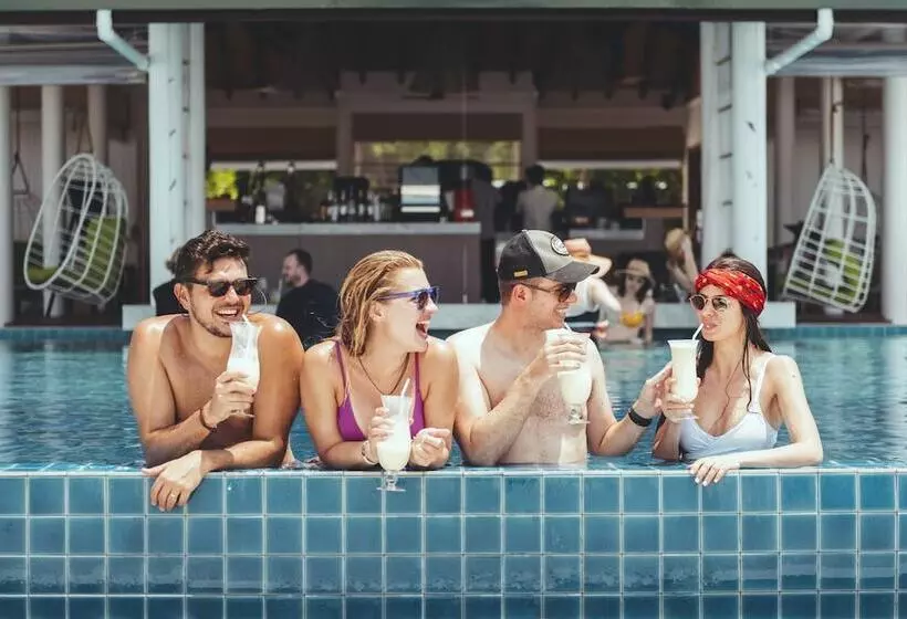 هتل Cinnamon Hakuraa Huraa Maldives All Inclusive