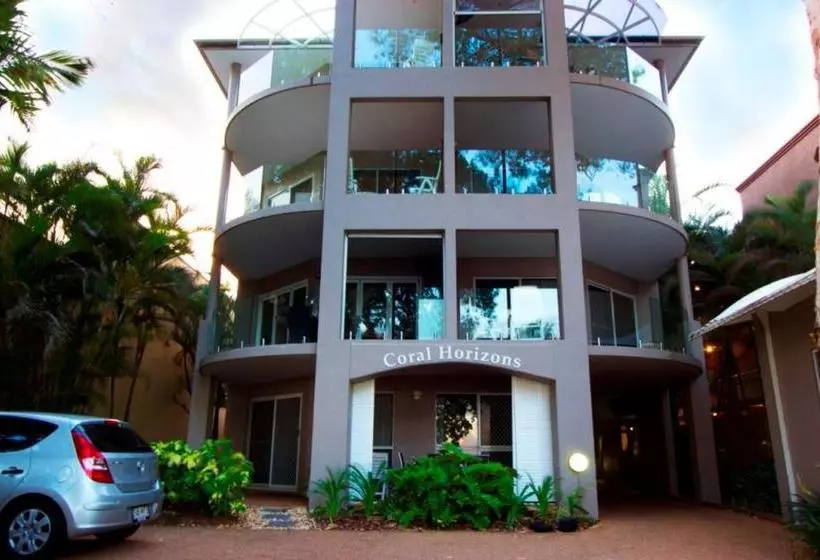 ホテル Coral Horizons   Beachfront Apartments