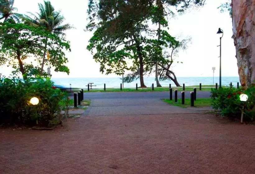 ホテル Coral Horizons   Beachfront Apartments