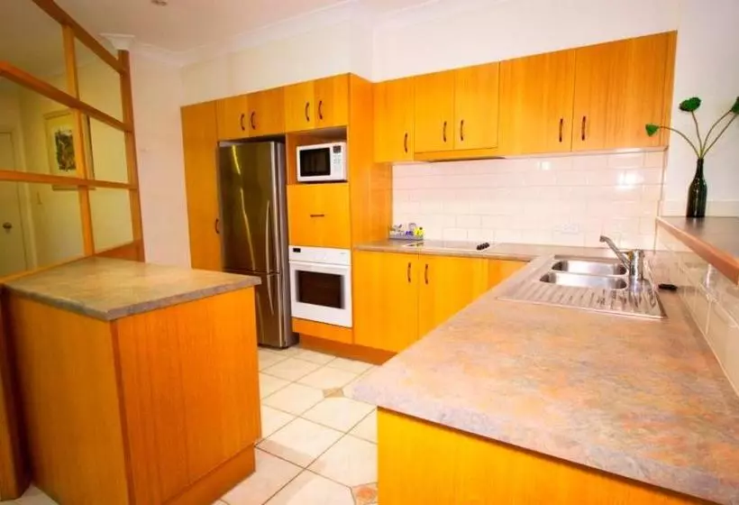 ホテル Coral Horizons   Beachfront Apartments