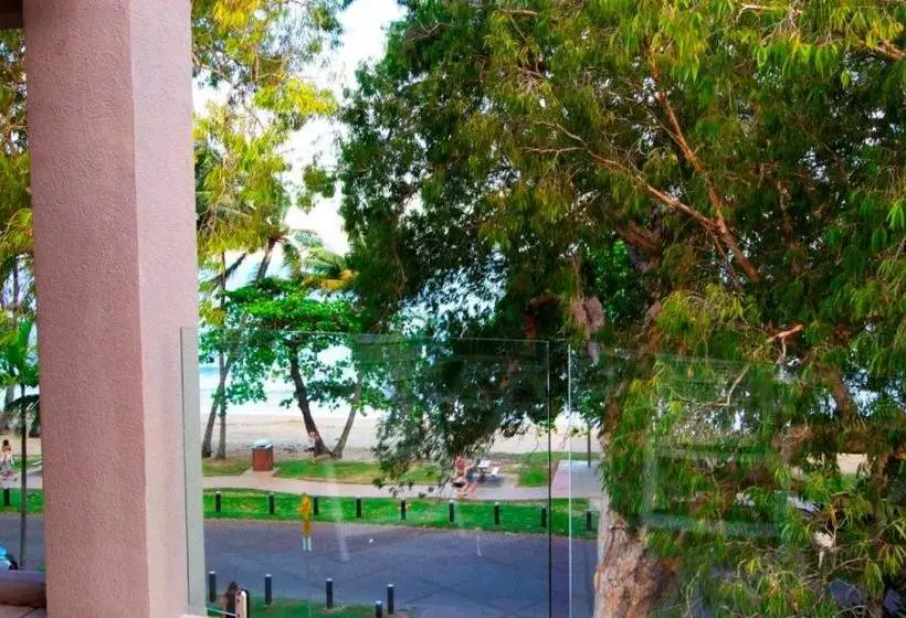 ホテル Coral Horizons   Beachfront Apartments