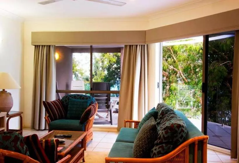 ホテル Coral Horizons   Beachfront Apartments