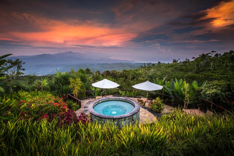 Hotel Munduk Moding Plantation