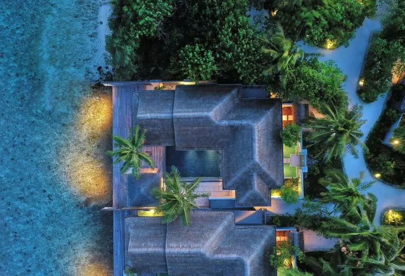 호텔 Naladhu Private Island Maldives