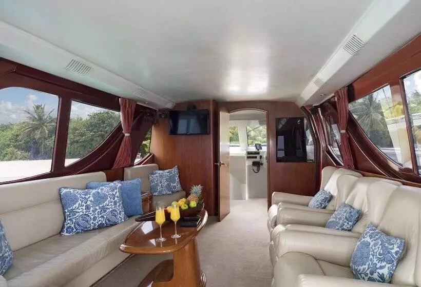 호텔 Naladhu Private Island Maldives