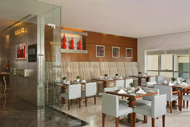 ホテル Nour Arjaan By Rotana Fujairah