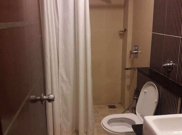 Hotel Sandesh Kingston