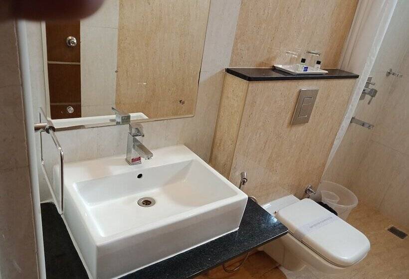 Hotel Sandesh Kingston