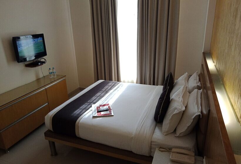 Hotel Sandesh Kingston