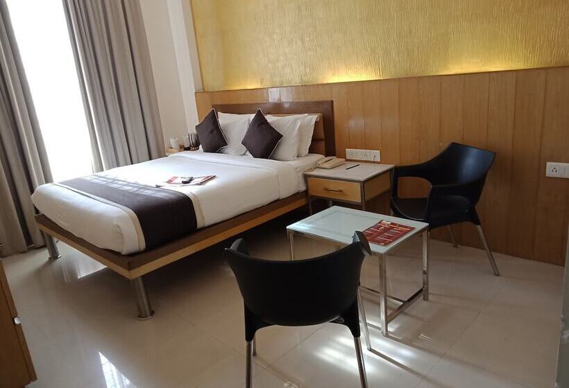 Hotel Sandesh Kingston