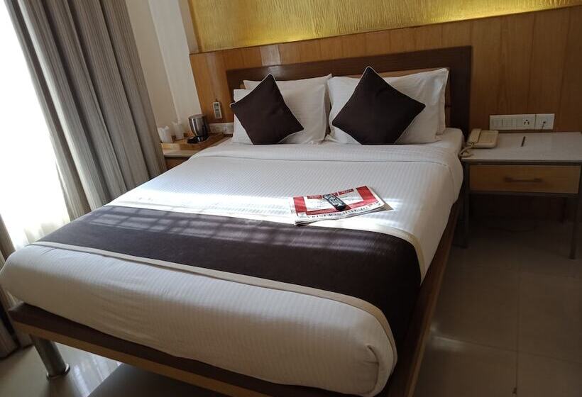 Hotel Sandesh Kingston