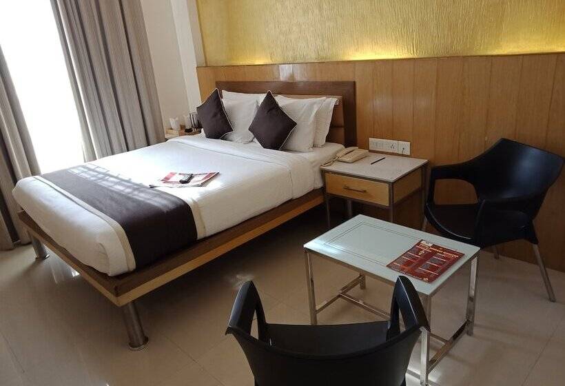 Hotel Sandesh Kingston