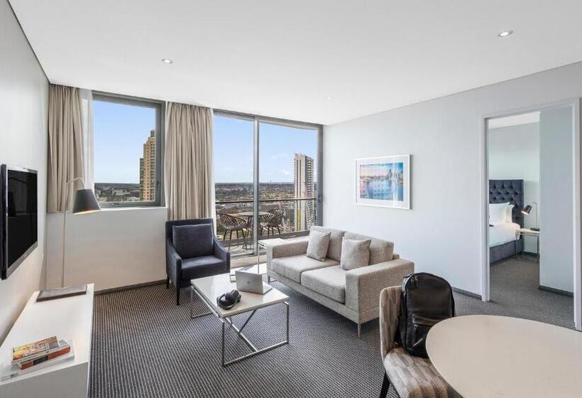 Meriton Suites Campbell Street, Sydney