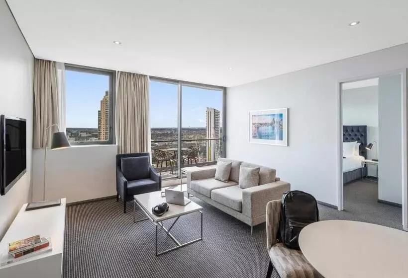 Meriton Suites Campbell Street, Sydney