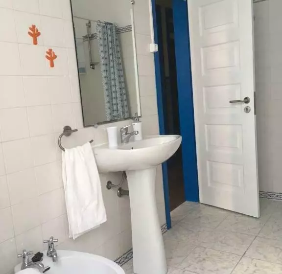 هاستل Aveiro Train Guesthouse